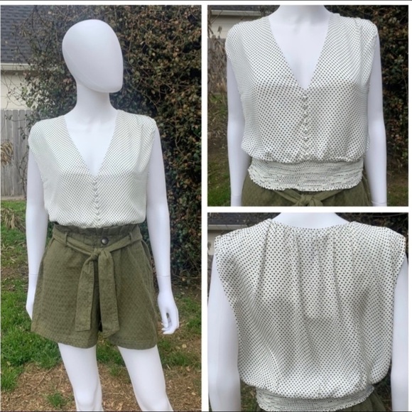 💋NWT Alice & Olivia Smocked Sleeveless Dot Print Plunge Blouse - Picture 8 of 15